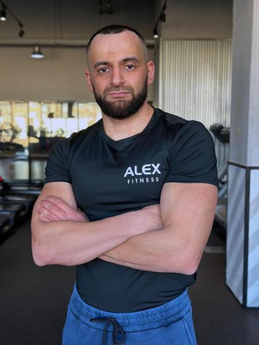 Саакян    Владимир