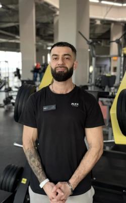 Координатор тренажерного зала Степаньянц Армен